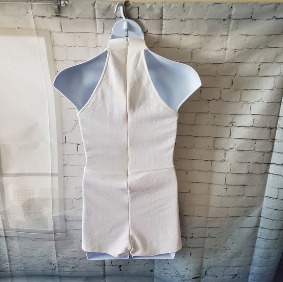 One piece Romper( shorts) - Picture 4 of 7